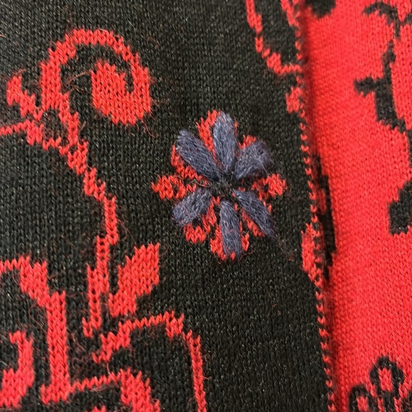 Woman’s Tey-Art sweater - Picture 5 of 7